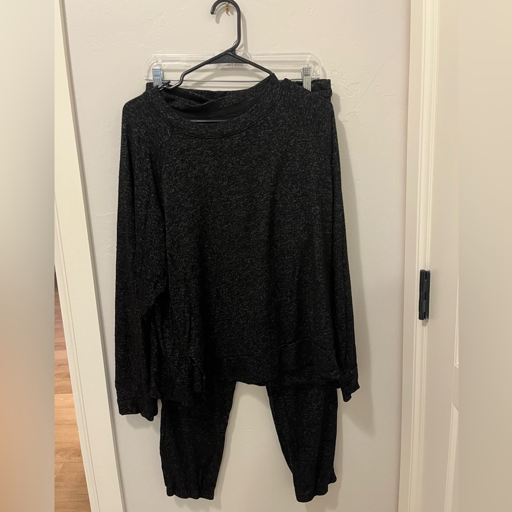 Donna Karan Elegant Black Sleepwear Set